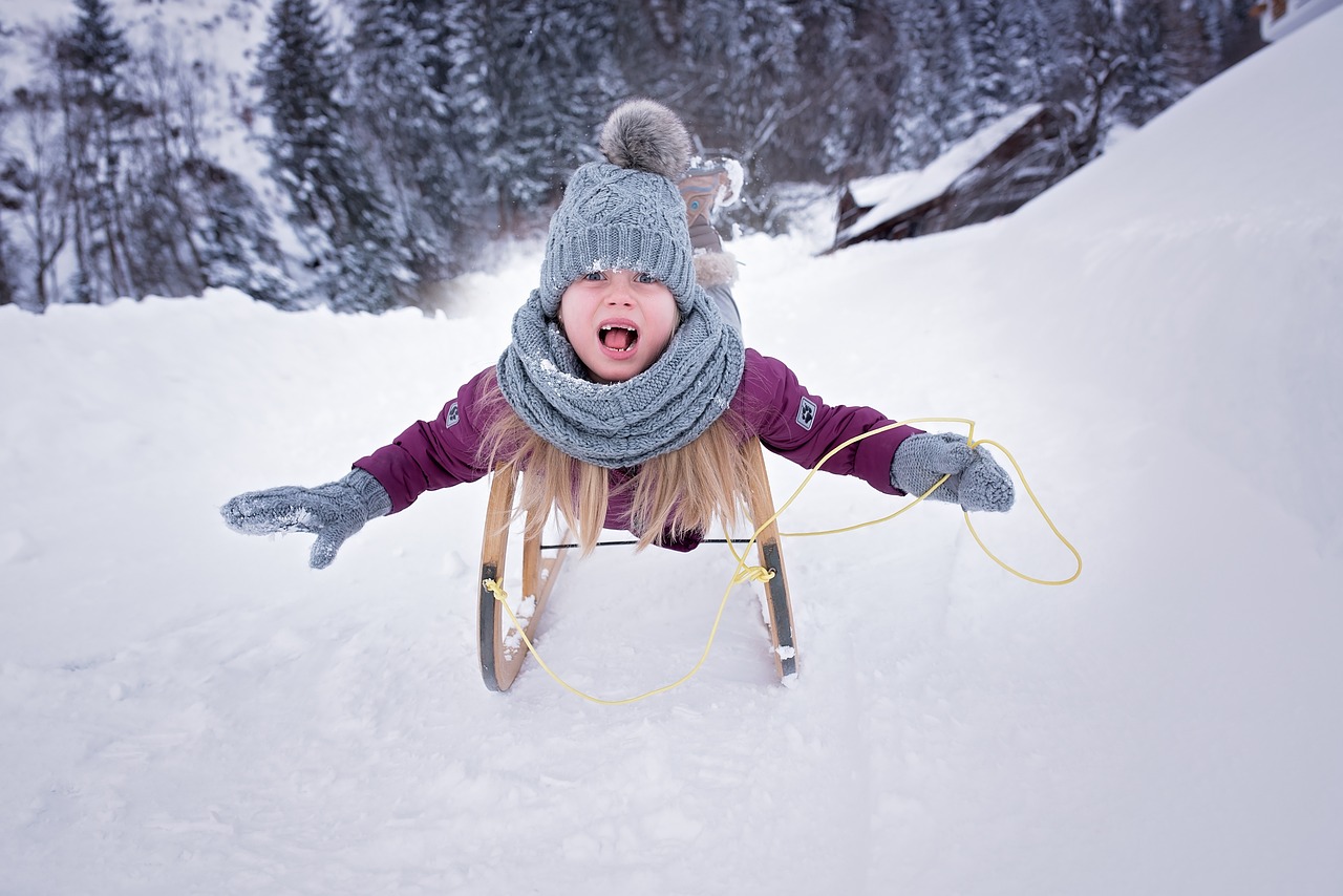 person human child girl toboggan 1196671